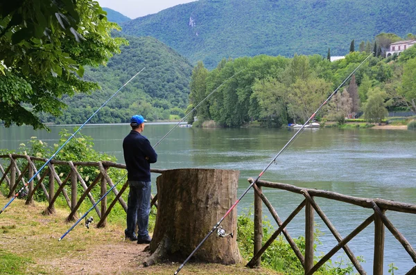 Rybaření na jezeře — Stock fotografie