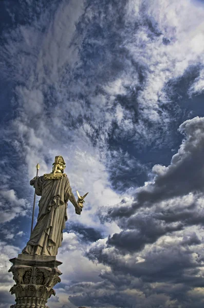 Standbeeld van pallas athena - Oostenrijkse Parlement in Wenen — Stockfoto