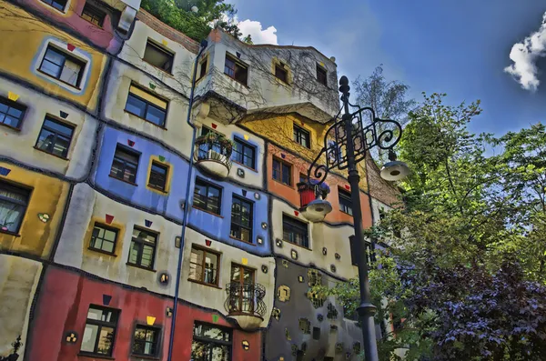 Hundertwasser Hausu ve Vídni — Stock fotografie