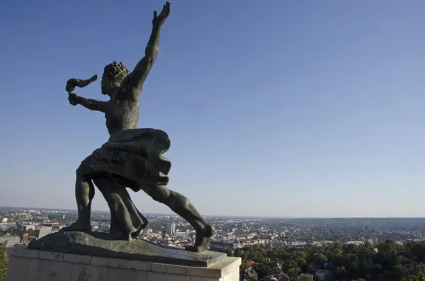 Frihetsgudinnan på gellert hill, budapest — Stockfoto