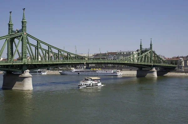 बुडापेस्ट में लिबर्टी ब्रिज — स्टॉक फ़ोटो, इमेज