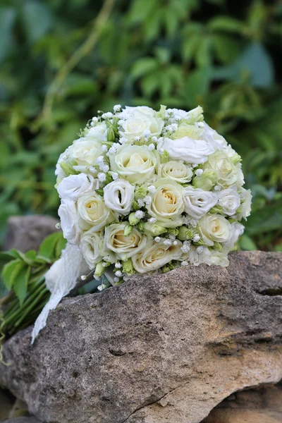 Beautiful bouquet made of white roses — Stock Photo, Image