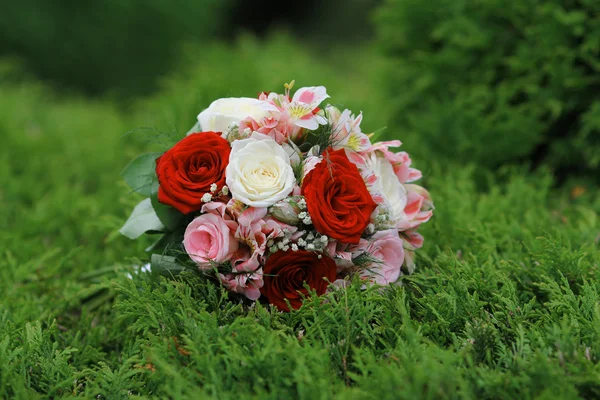 Beau bouquet de mariage — Photo