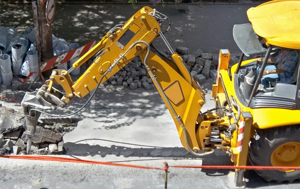 Yol inşaat çalışması sırasında ağır makine — Stok fotoğraf