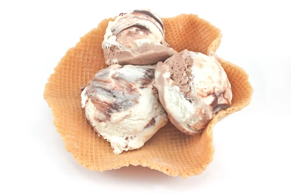バニラとチョコレートのアイス クリーム コーン — ストック写真