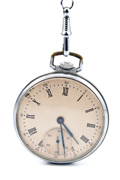 Stary zegarek kieszonkowy z łańcucha na białym tle — Zdjęcie stockowe