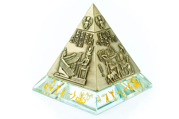 Pirâmide de bronze isolada em branco — Fotografia de Stock