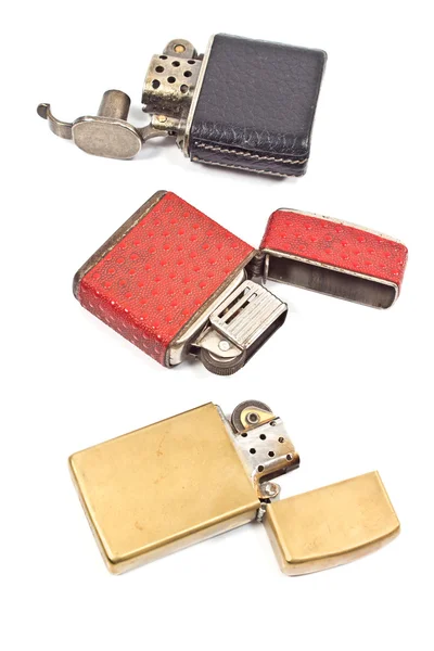 Trois briquet vintage isolé sur blanc — Photo