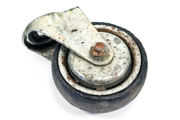 Маленькое ржавое колесо, изолированное на белом — стоковое фото