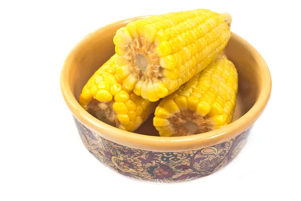 흰색 절연 세라믹 그릇에 삶은 옥수수 — 스톡 사진