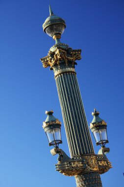 Paris sokak lambası