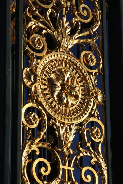 Portão dourado — Fotografia de Stock
