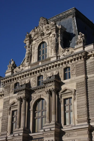 Der Louvre — Stockfoto