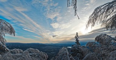 Ural Dağları kış karlı manzara panorama