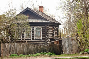 eski karanlık evde öğeleri