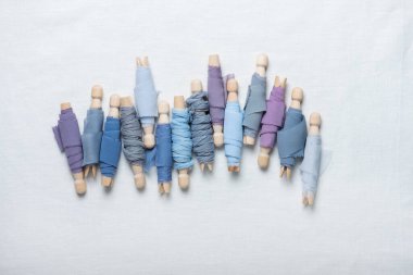 El yapımı mavi ipek kurdeleli desen, seçici odak resmi