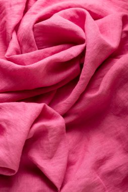 Pembe taşlanmış keten kumaş, dikiş konsepti, seçici odak resmi