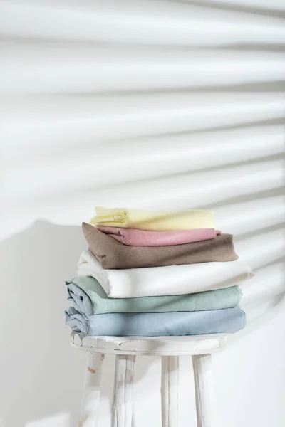 Concept Mode Couture Tissu Lin Coloré Avec Des Rayons Soleil — Photo