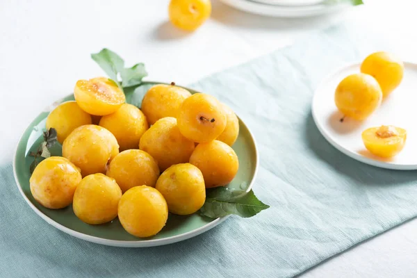 Summer Concept Fresh Sweet Yellow Plums Table Selective Focus Image — Stockfoto