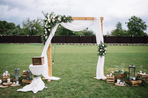 Квадратна Арка Весільної Церемонії Красиві Квіти — стокове фото