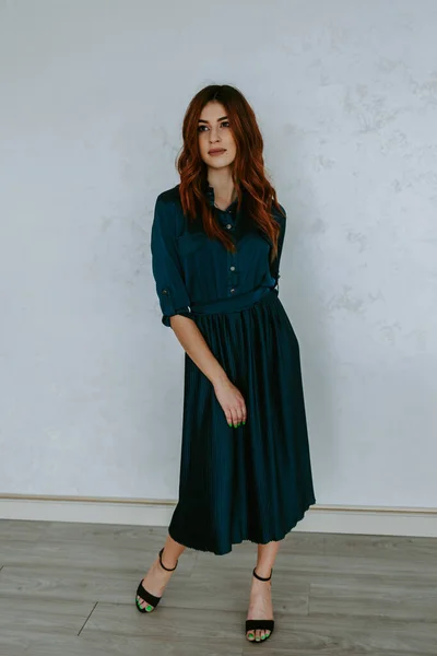 Young Beautiful Woman Green Dress Studio Shot Isolated White Background — Stock Photo, Image