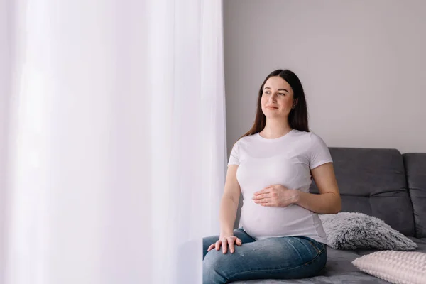 Joven Embarazada Sentada Ventana — Foto de Stock