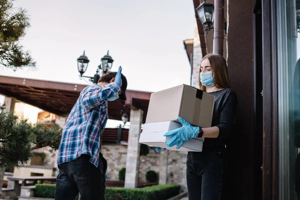 Contactless delivery - a method of courier delivery of goods on time quarantine