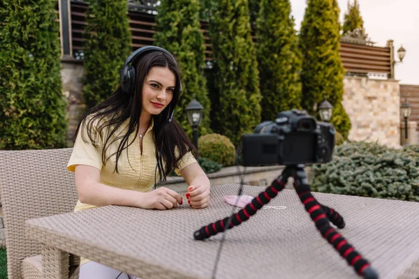 Mulher Doutora Gravando Vídeo Saúde Cuidados Para Seu Vlog Medicina — Fotografia de Stock