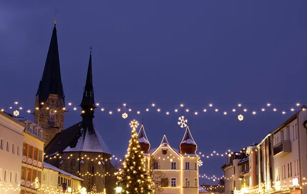 Dorf mit Weihnachtsdekoration — Stockfoto