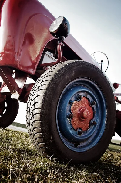 Tractor vechi Fotografie de stoc