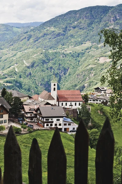 Village behind Fence — Stock Photo, Image