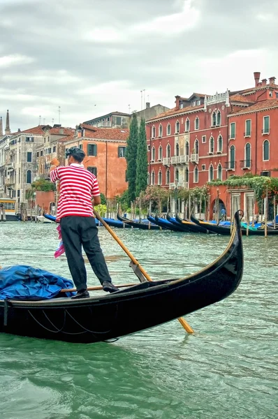 Gondolier w Wenecji — Zdjęcie stockowe