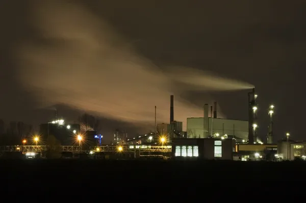 Industrie bei Nacht — Stockfoto