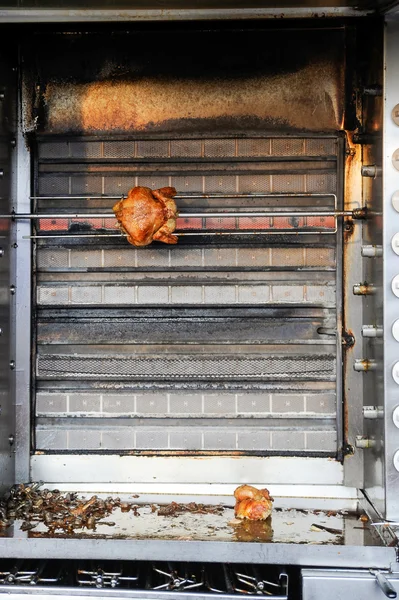 Pollo asado solitario — Foto de Stock