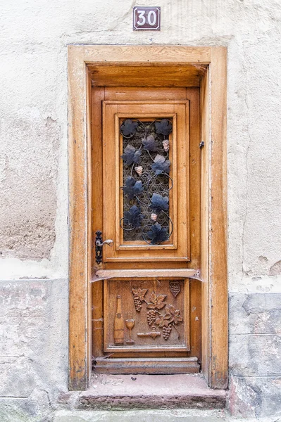 Антична дверні у провінції alsace — стокове фото