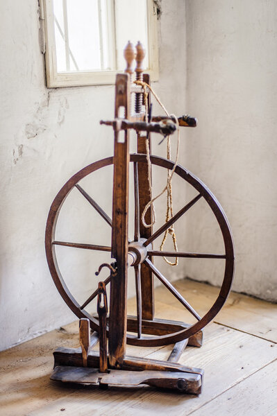 Old spinning wheel