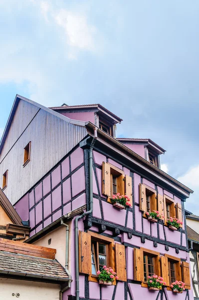 Половина деревянного дома в Эльзасе — стоковое фото
