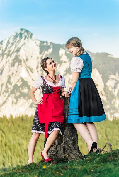 Girlfriends in the alps — Stock Photo, Image