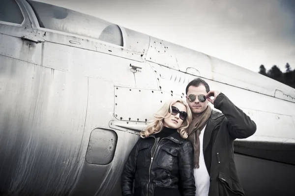 Pareja con gafas de sol —  Fotos de Stock