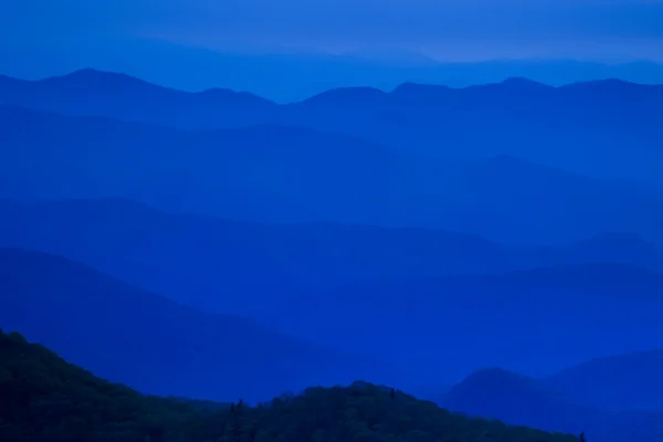 Blue Ridge Montanhas ao entardecer — Fotografia de Stock