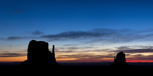 Ранкової Monument Valley сутінки Панорама — стокове фото