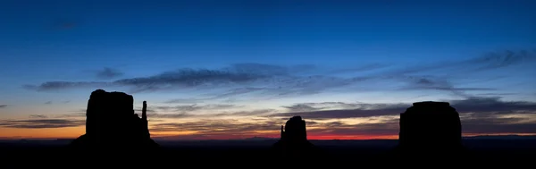 Ранкової Monument Valley сутінки Панорама — стокове фото