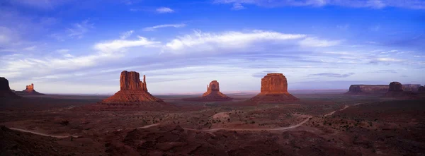 Kväll Visa i monument valley — Stockfoto