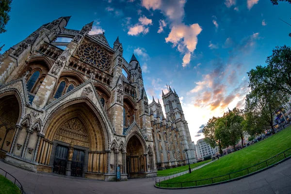 Breed Hoekzicht Van Westminster Abbey Bij Zonsondergang — Stockfoto