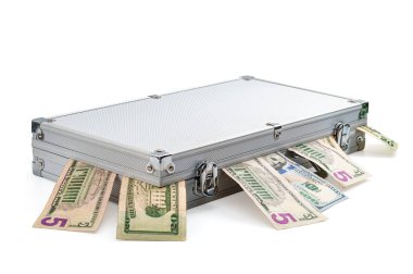 Kapitalizm açısından zenginlerin açgözlülüğü, zengin milyonerler ve kapalı çantalı karlı finansal yatırım konsepti beyaz arka planda izole edilmiş, kırpma yolu kesilmiş banknotlar.