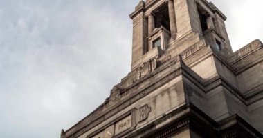 İngiltere Birleşik Büyük Locası 'nın Londra' daki Masonlar Salonu 'nun eğik panelli 4k hızlandırılmış filmi, İngiltere Kraliyet Baş Masonları' nın Yüce Büyük Bölümü.