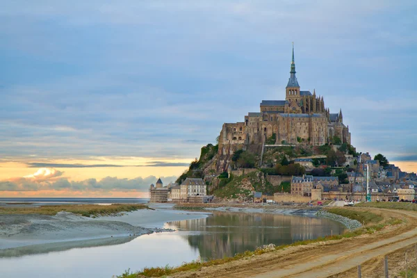 Mont Saint Michel al atardecer, Francia —  Fotos de Stock