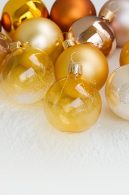 Altın Noel topları