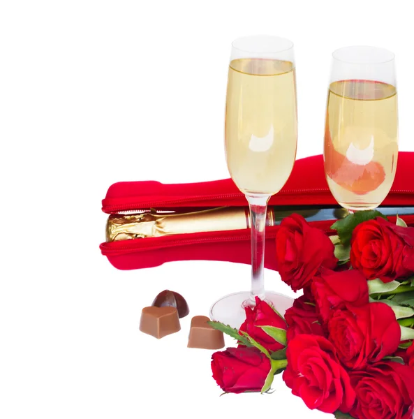 Alla hjärtans dag champagne och rosor — Stockfoto