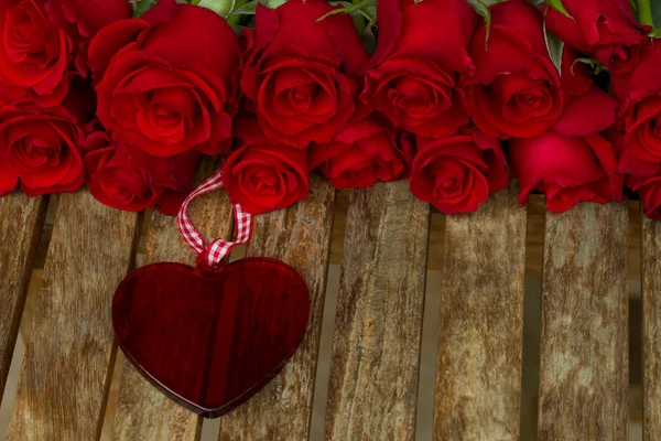 Růže se srdcem — Stock fotografie